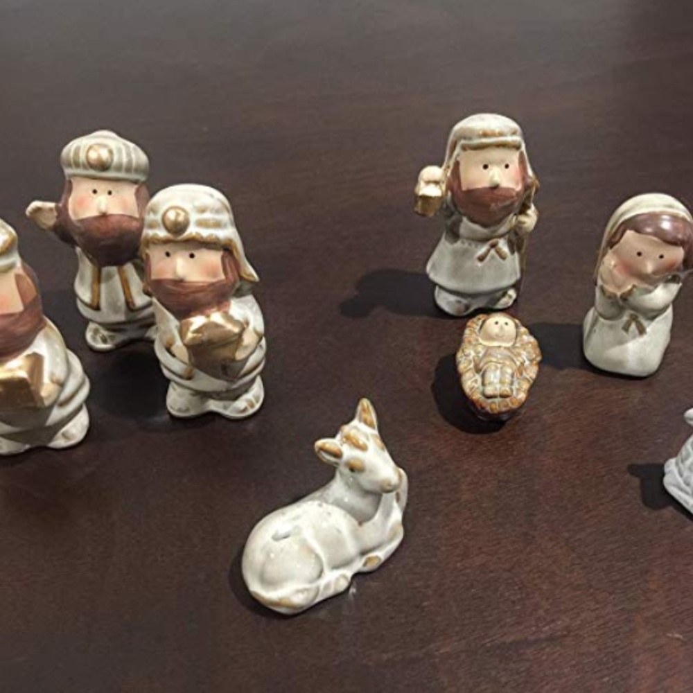 8 Piece White Porcelain Nativity Set New! - Picture 2 of 3